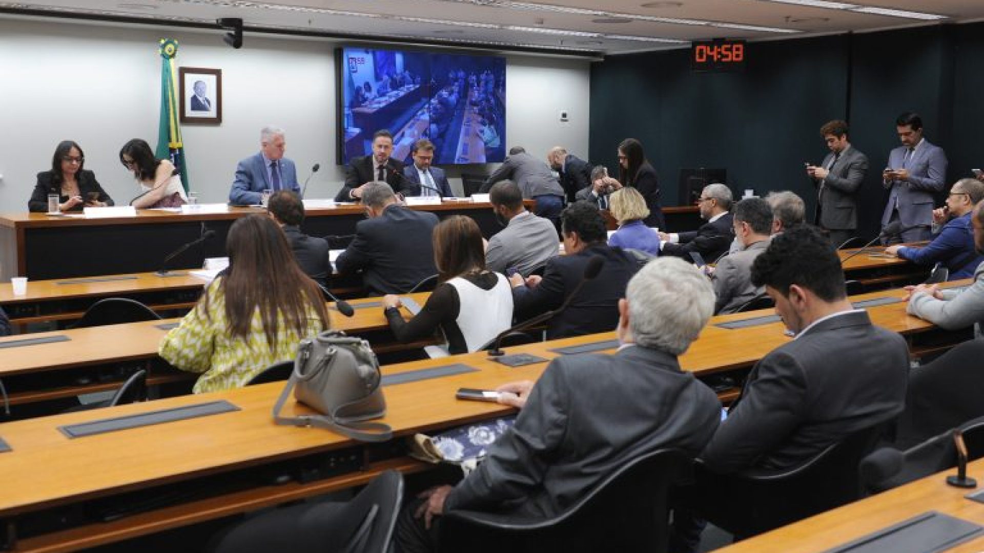 Audiência Pública - Impactos econômicos, sociais e de saúde pública relacionados ao mercado ilegal de bebidas
