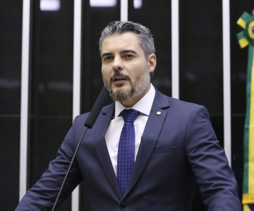 Deputado Thiago Flores (Republicanos-RO) fala no Plenário da Câmara dos Deputados