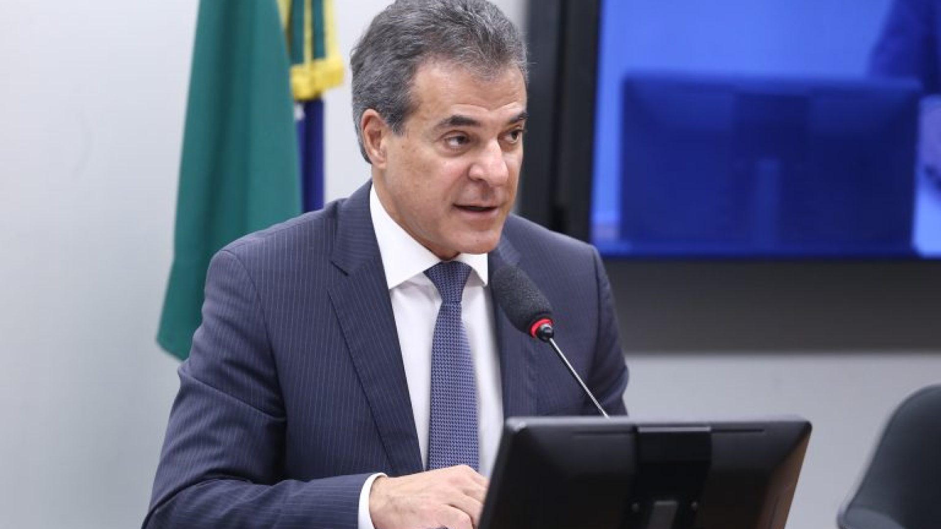 Seminário Interativo - O ajuste dos limites de faturamento do MEI e do Simples Nacional - A atualização econômica e o aperfeiçoamento normativo do regime tributário diferenciado. Dep. Beto Richa (PSDB - PR)