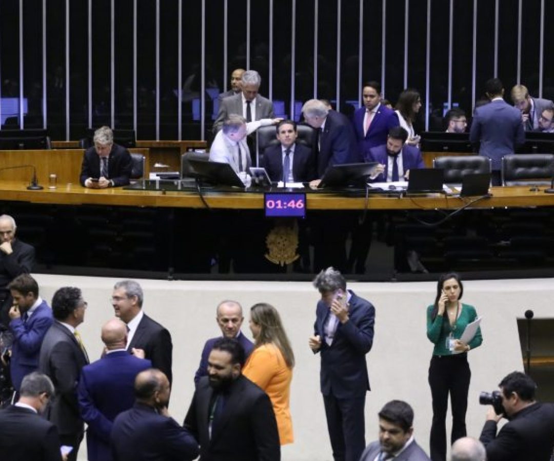 Discussão e votação de propostas legislativas.