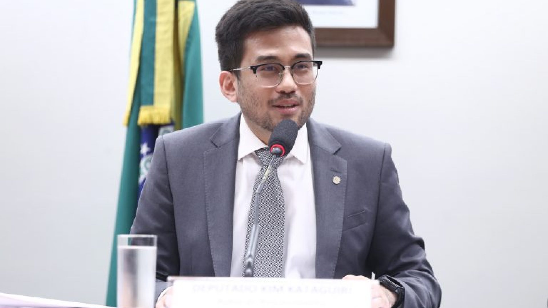 Deputado Kim Kataguiri (União-SP) fala em comissão da Câmara dos Deputados
