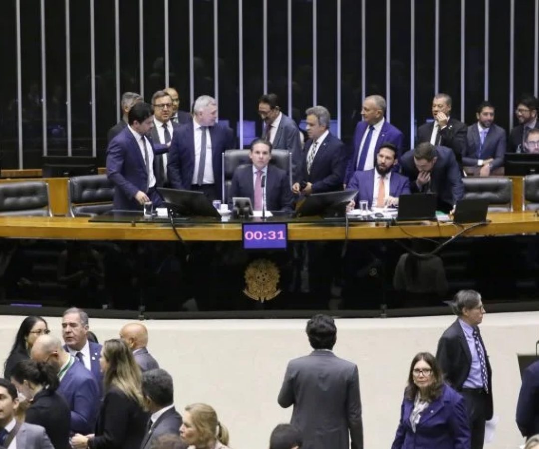 Deputados na sessão desta terça-feira, 4, que votou o PL do Streaming