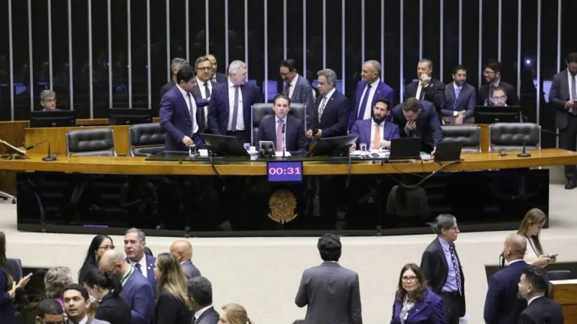 Deputados na sessão desta terça-feira, 4, que votou o PL do Streaming