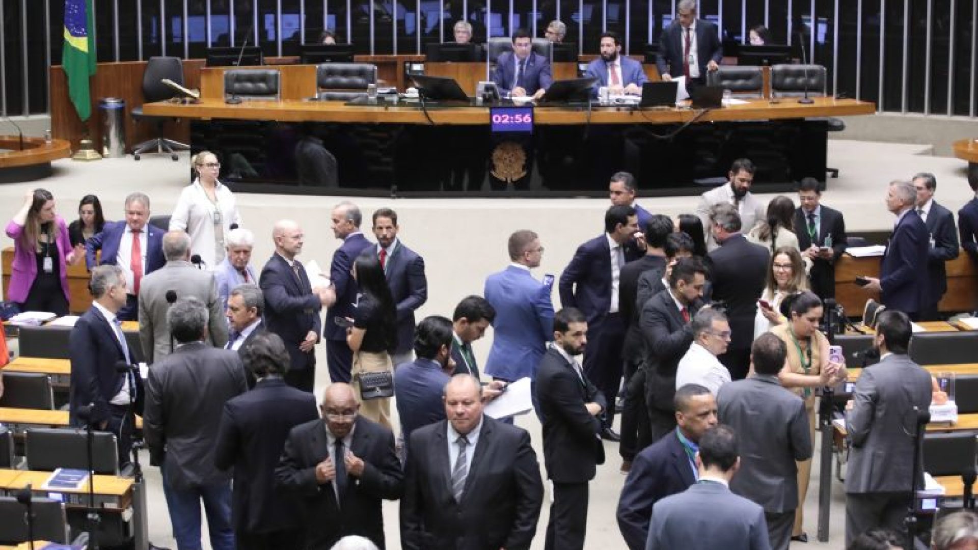 Discussão e votação de propostas legislativas.