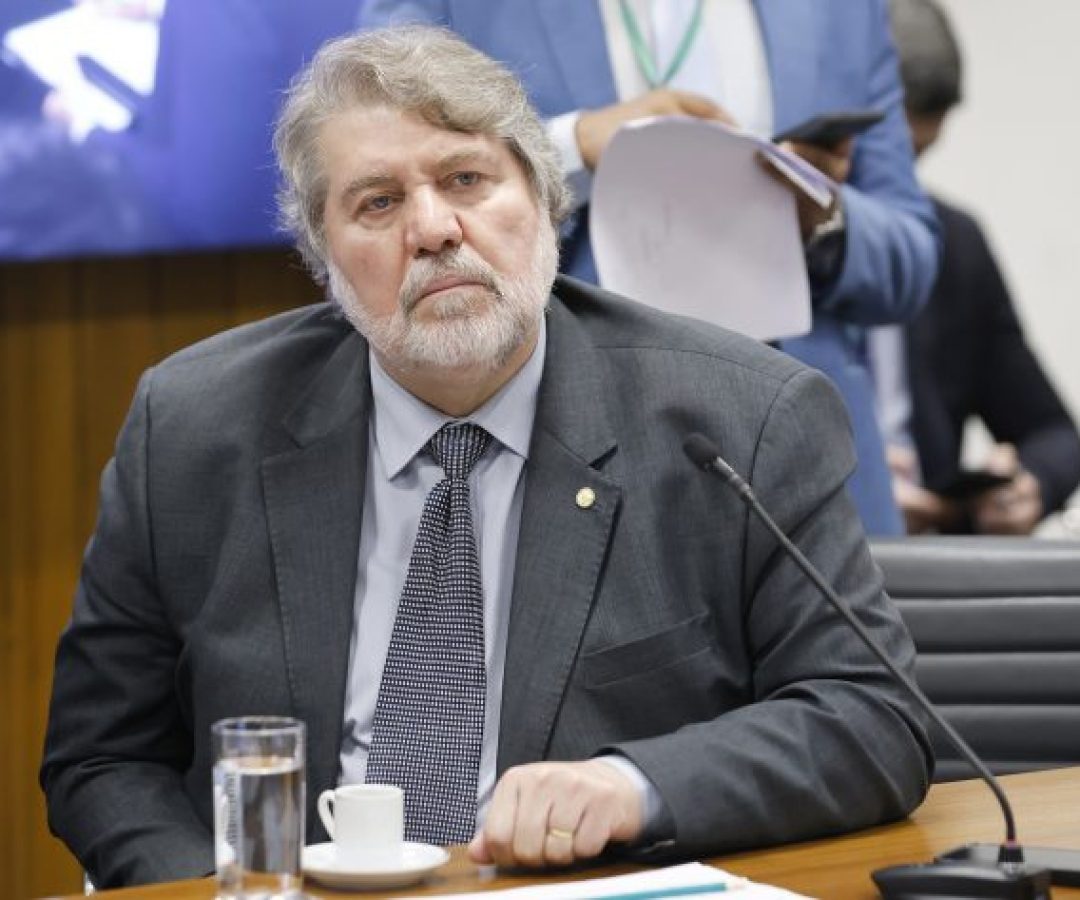 Deputado Renildo Calheiros (PCdoB-PE) em reunião na Câmara dos Deputados