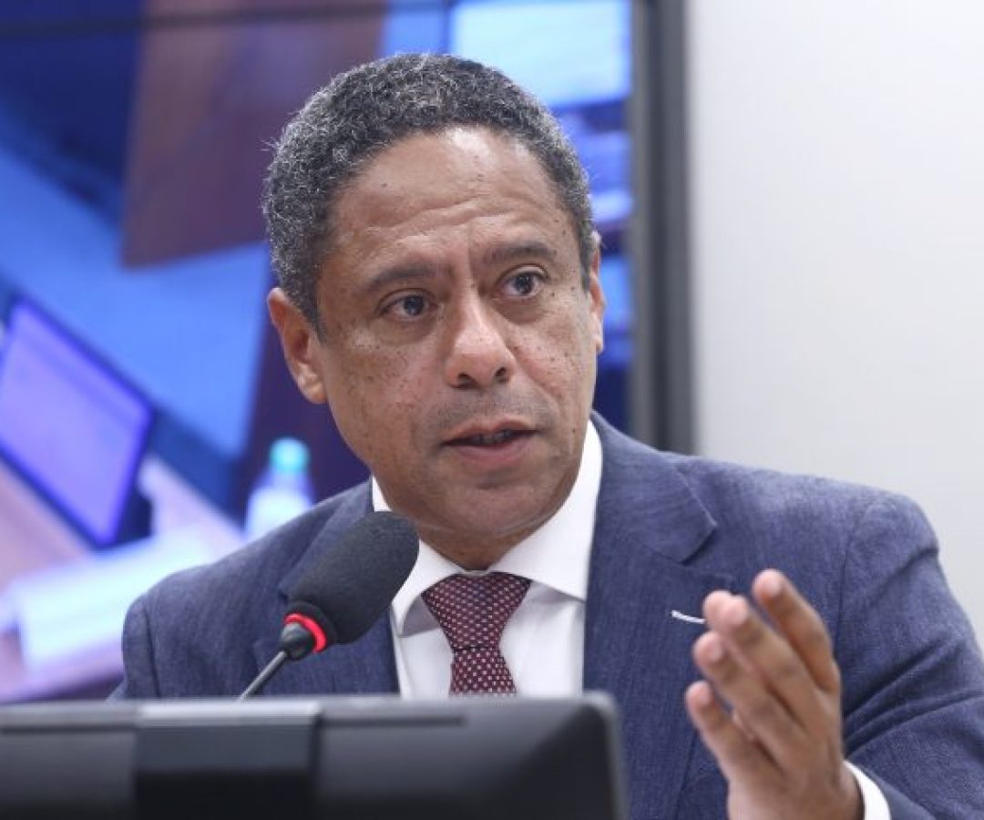 Discussão e votação do parecer do relator. Dep. Orlando Silva (PCdoB - SP)