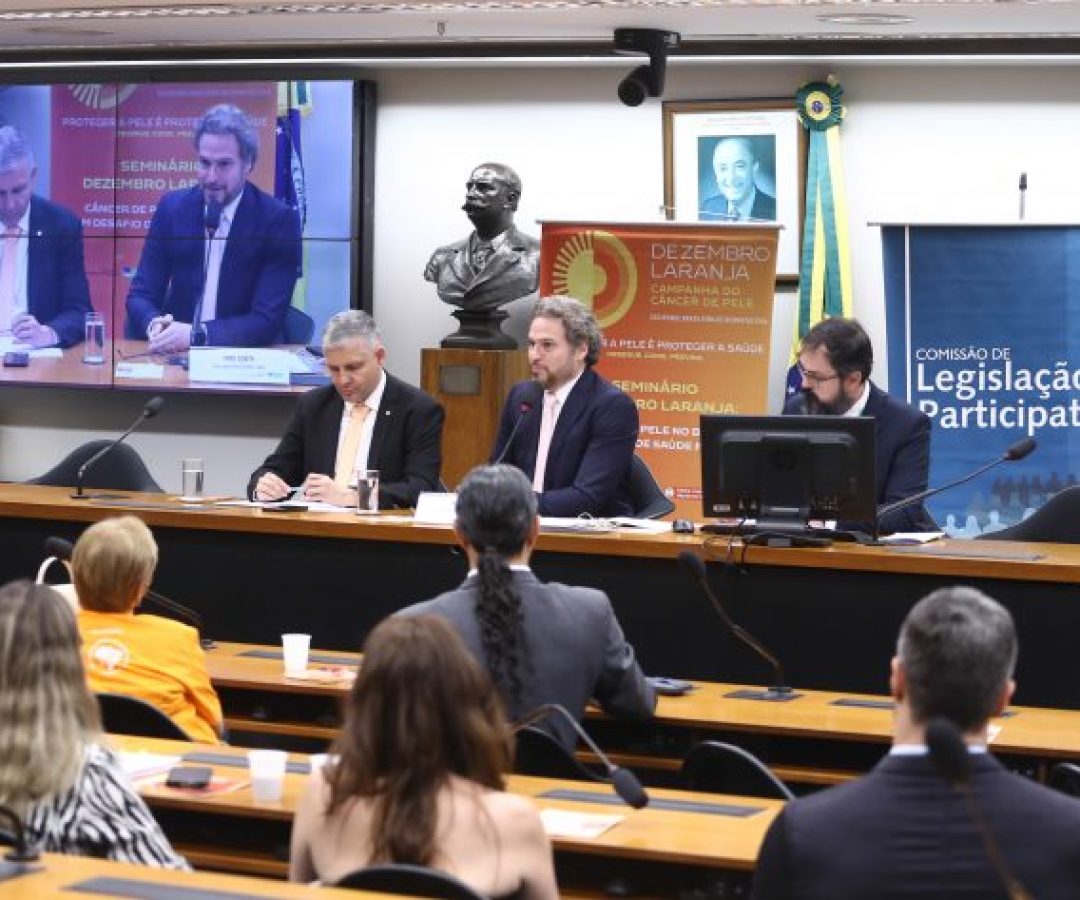 Seminário - Dezembro Laranja: Câncer de pele no Brasil, um desafio de saúde pública. Dep. Dr. Frederico (PRD-MG). Dep. Fred Costa (PRD-MG).