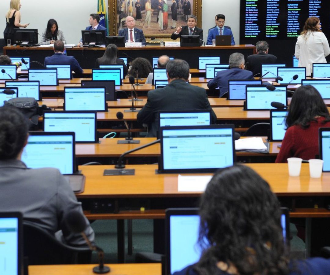 CCJ da Câmara aprova cassação de Carla Zambelli