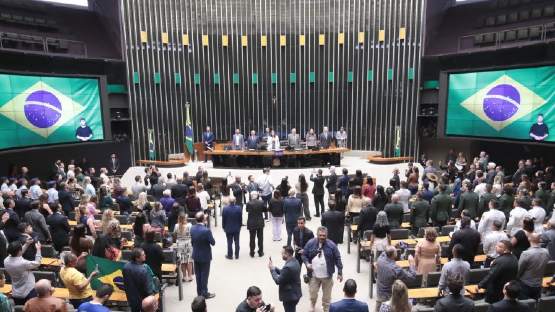 Câmara celebra aniversário de Brasília e seu papel na democracia