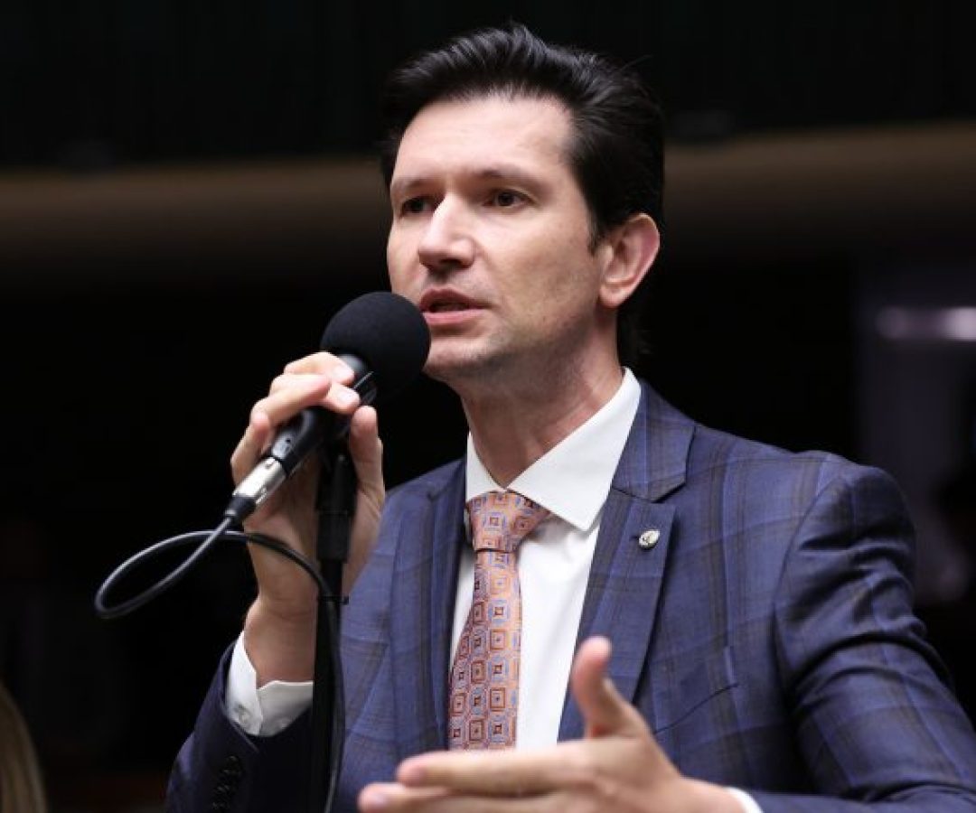 Câmara aprova isenção de multas em remarcação de voos para candidatos a concursos