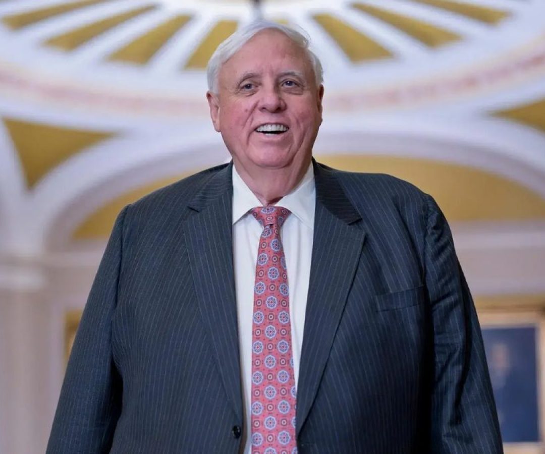 Como Um Ex-bilionário se Tornou Um dos Senadores Americanos Mais Pobres do País