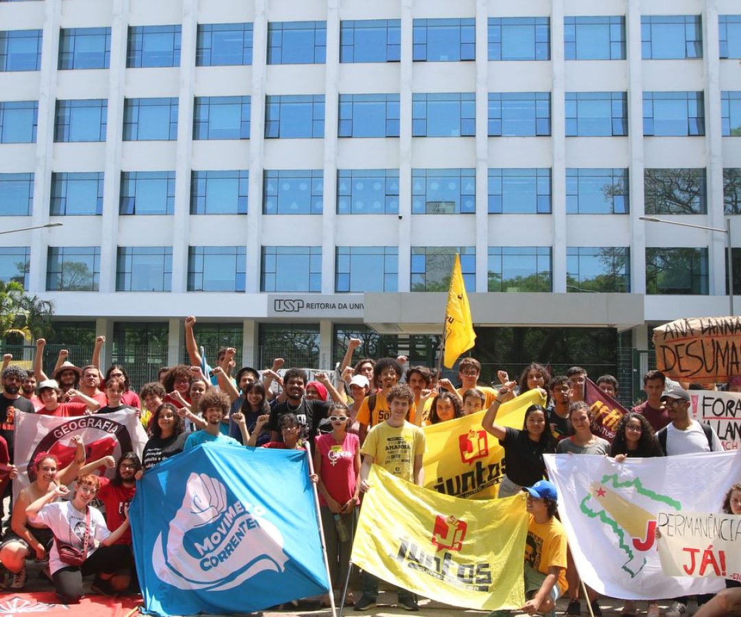 Estudantes encerram greve de quase dois meses na USP