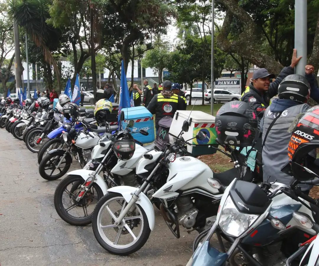 Governo prepara linha de crédito para motociclistas de aplicativos