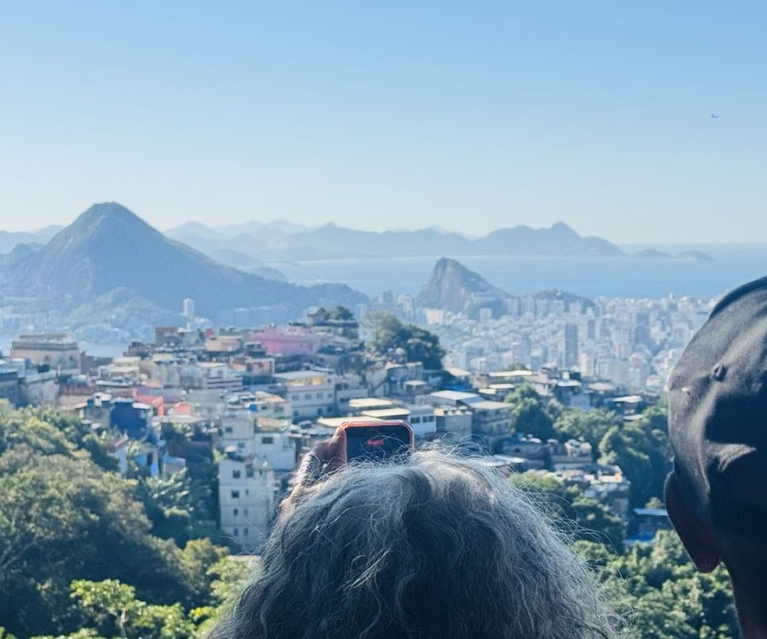 Trilha na Rocinha mostra Mata Atlântica e recuperação florestal no Rio