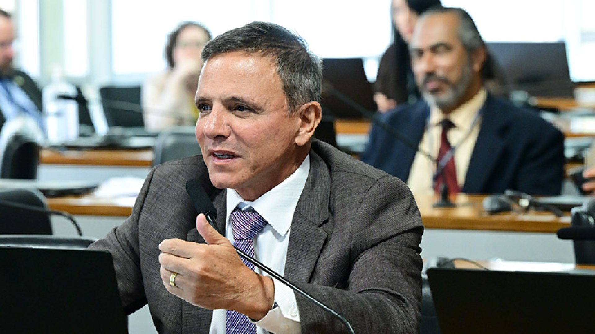 À bancada, em pronunciamento, relator do PL 6.050/2023, senador Marcio Bittar (União-AC).