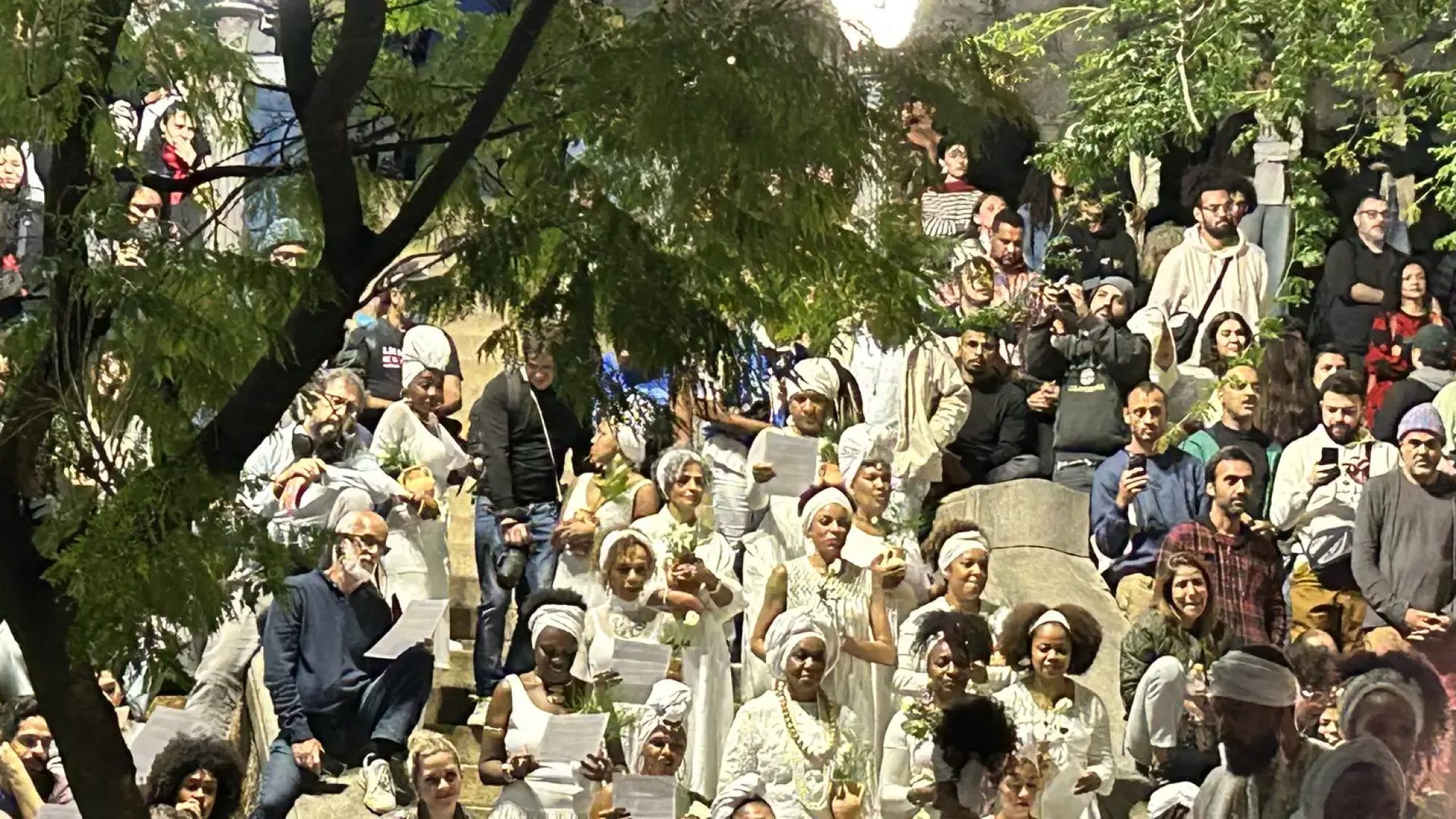Lavagem da Escadaria do Bixiga reafirma presença negra no centro de SP