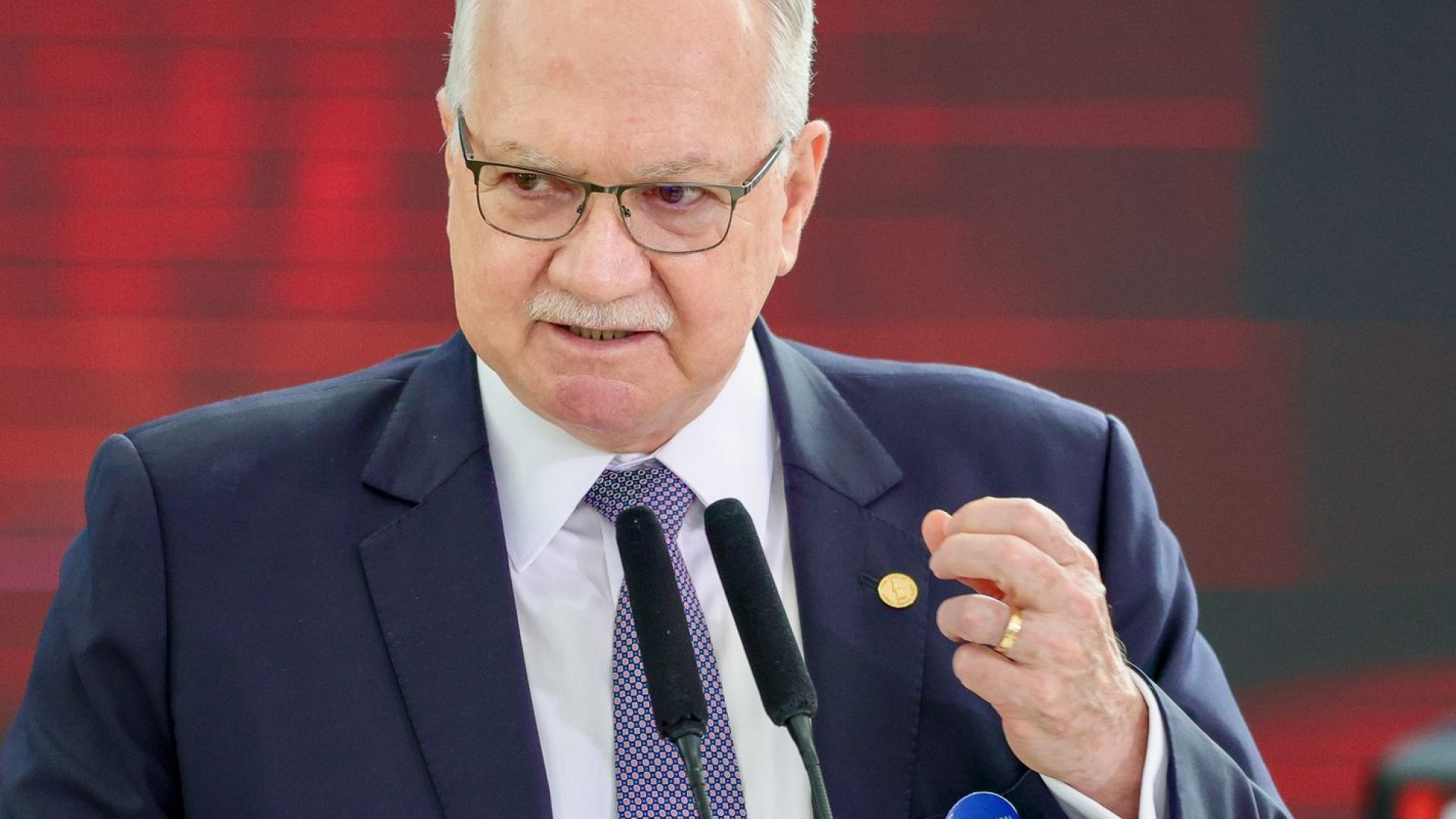 Fachin repudia fala de Milei contra Moraes e reafirma autonomia do STF
