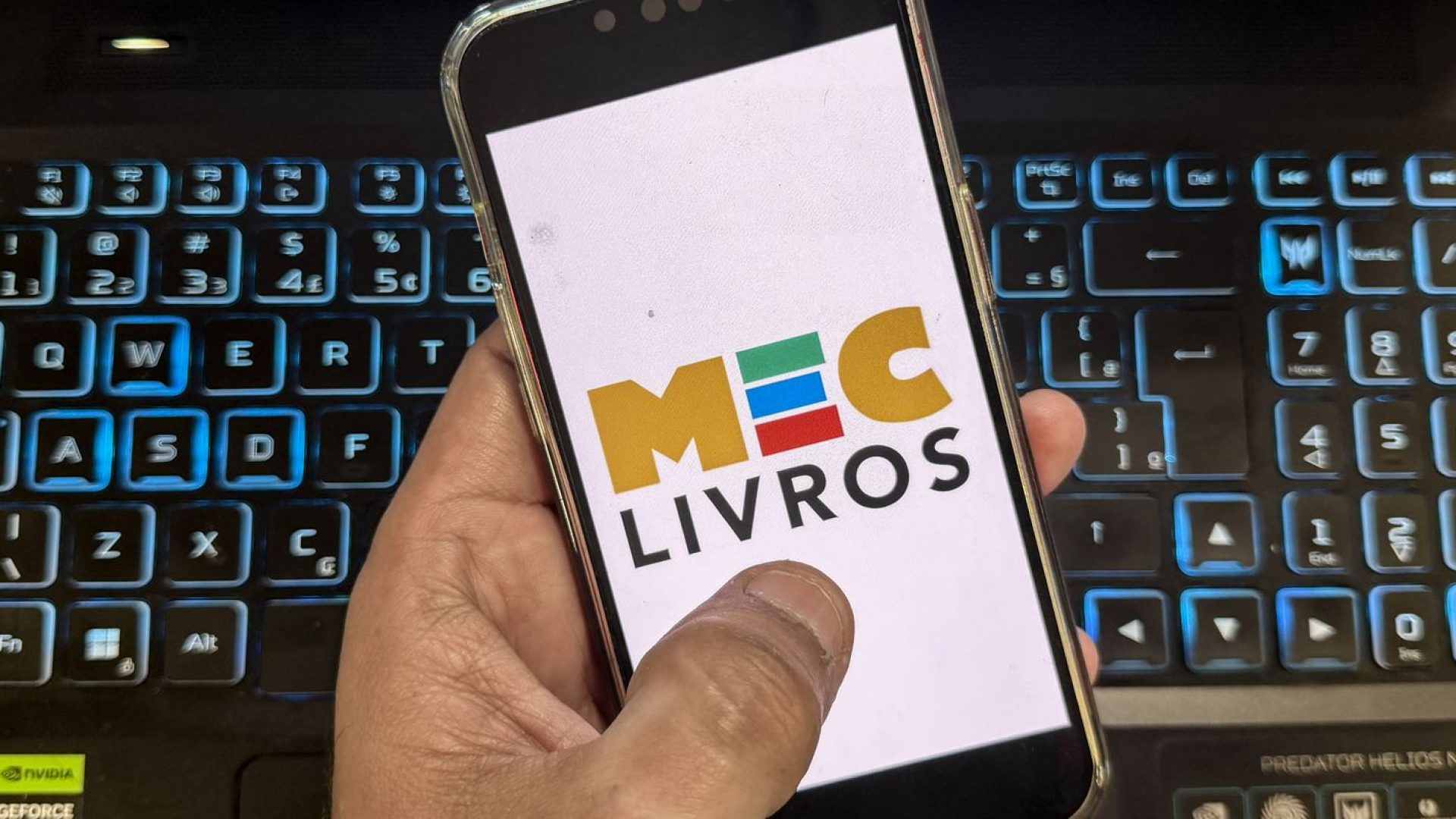 MEC Livros oferece mais 7,8 mil obras em inglês e espanhol
