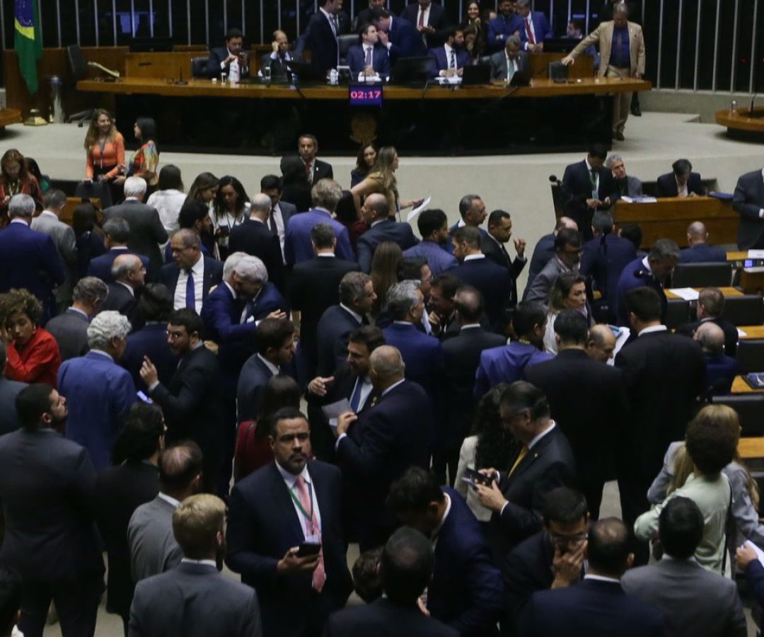 Câmara aprova isenção do IR para quem ganha até R$ 5 mil