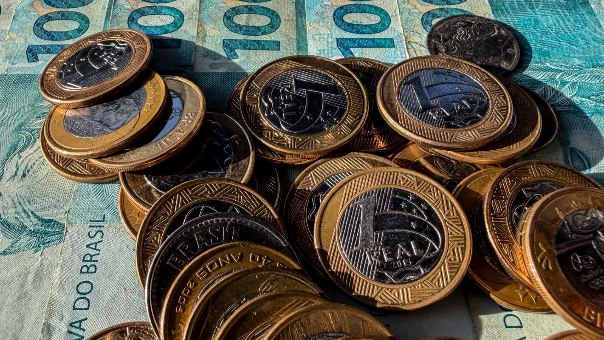 Inflação usada para corrigir salários acumula 4,33% em 12 meses