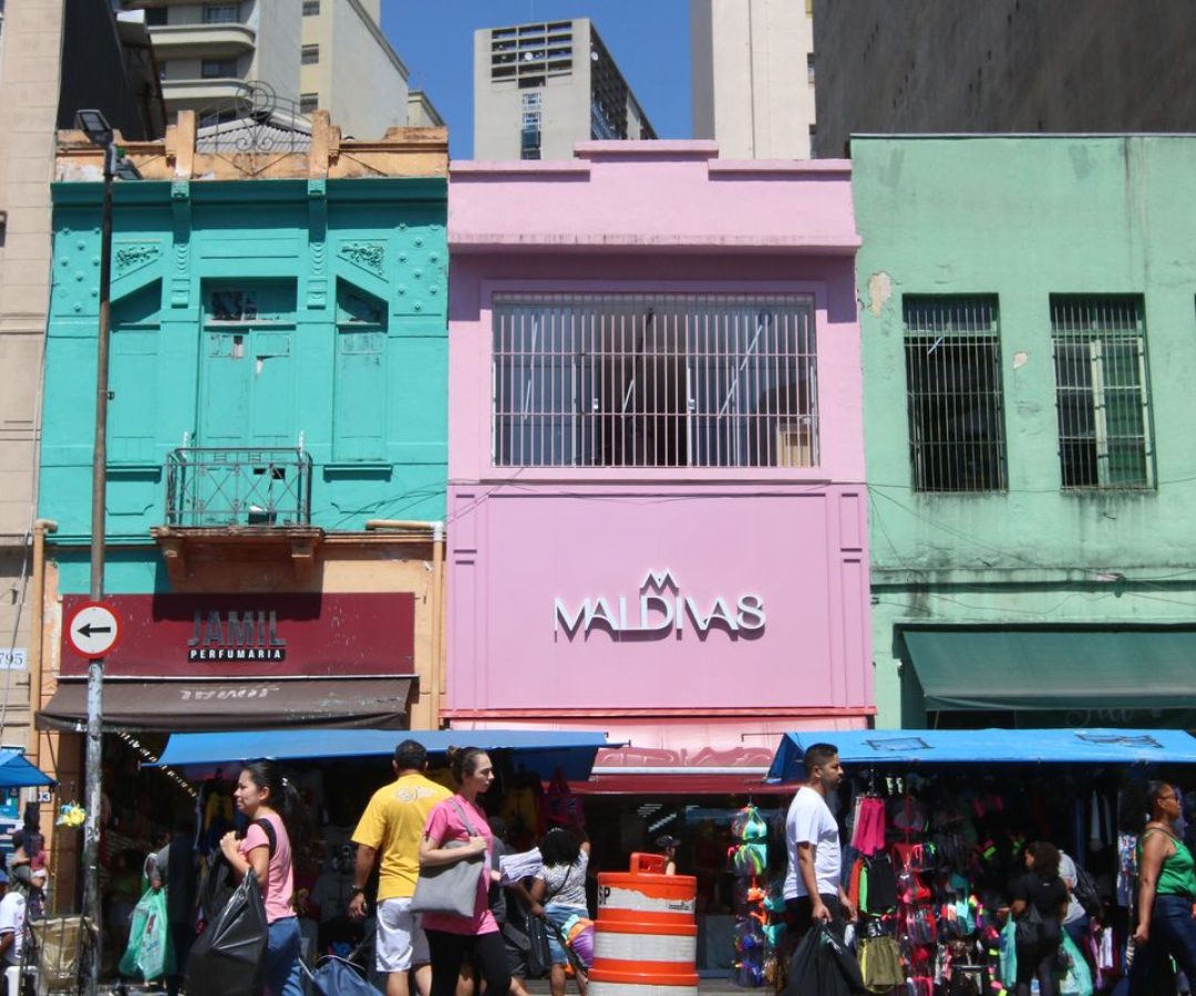 Consumo das famílias compensa juros e leva desemprego ao menor nível