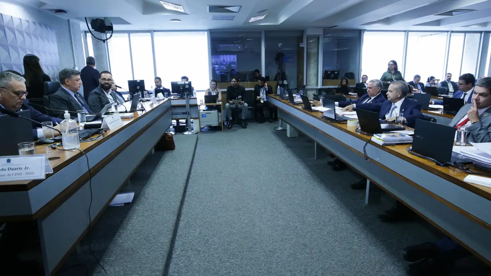 CPMI do INSS ouve ex-dirigentes de associação e conselho nesta segunda