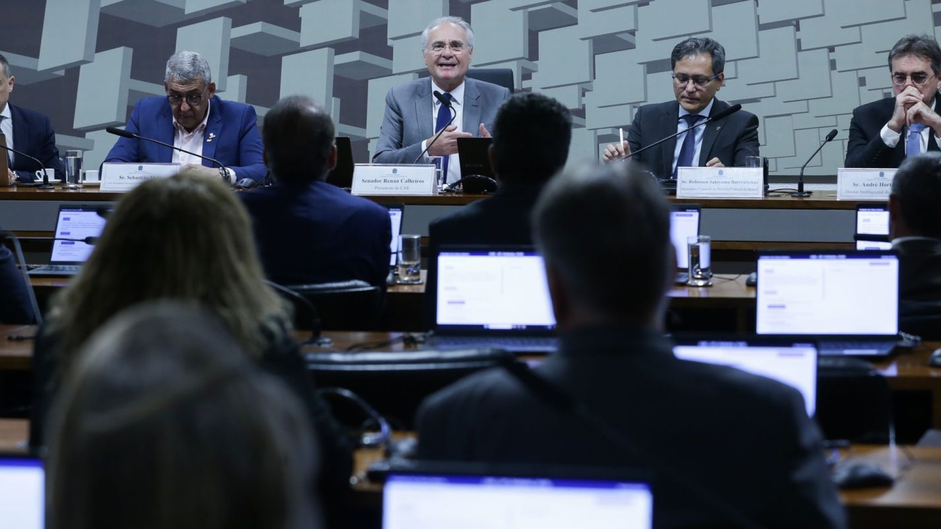 Comissão do Senado aprova isenção do IR para quem ganha até RS 5 mil