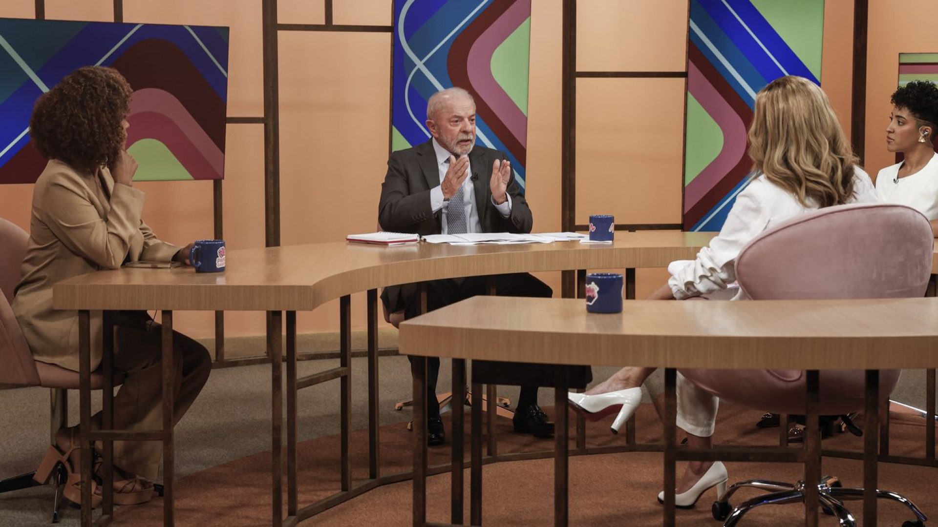 Lula diz que monitora preço dos combustíveis todos os dias