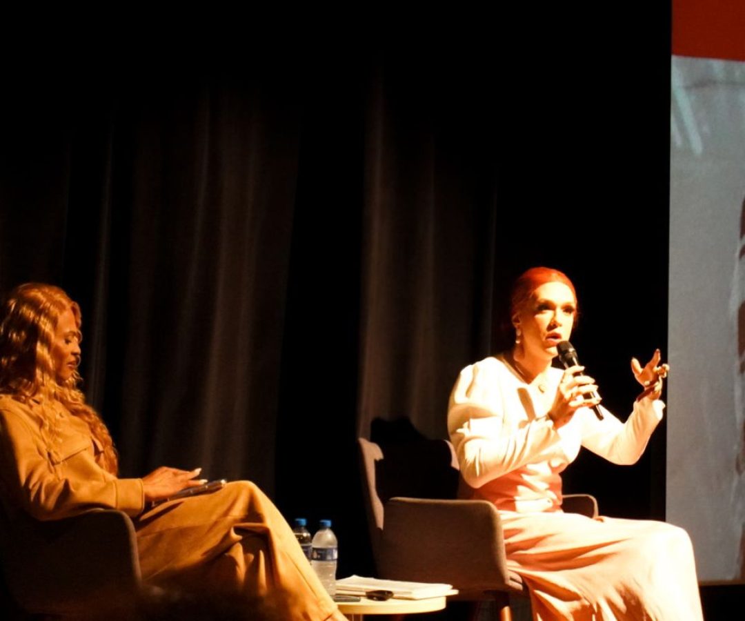 Em evento drag, Rita von Hunty ataca “capitalismo de plataforma”