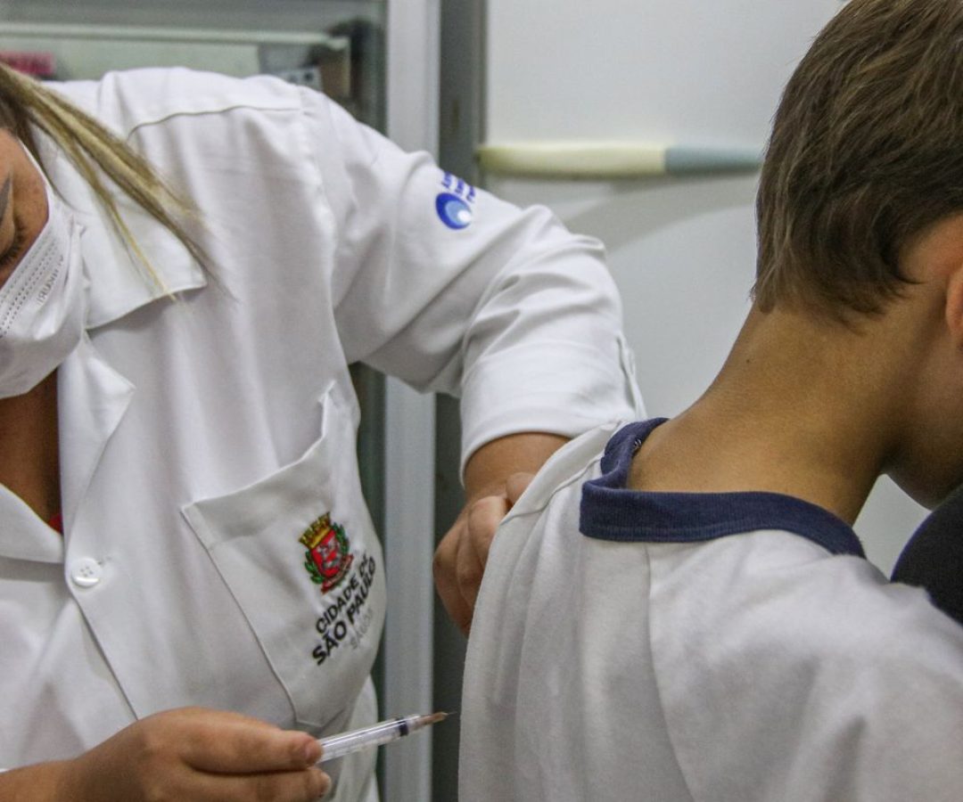 Vacina contra HPV reduz em 58% casos de câncer de colo de útero