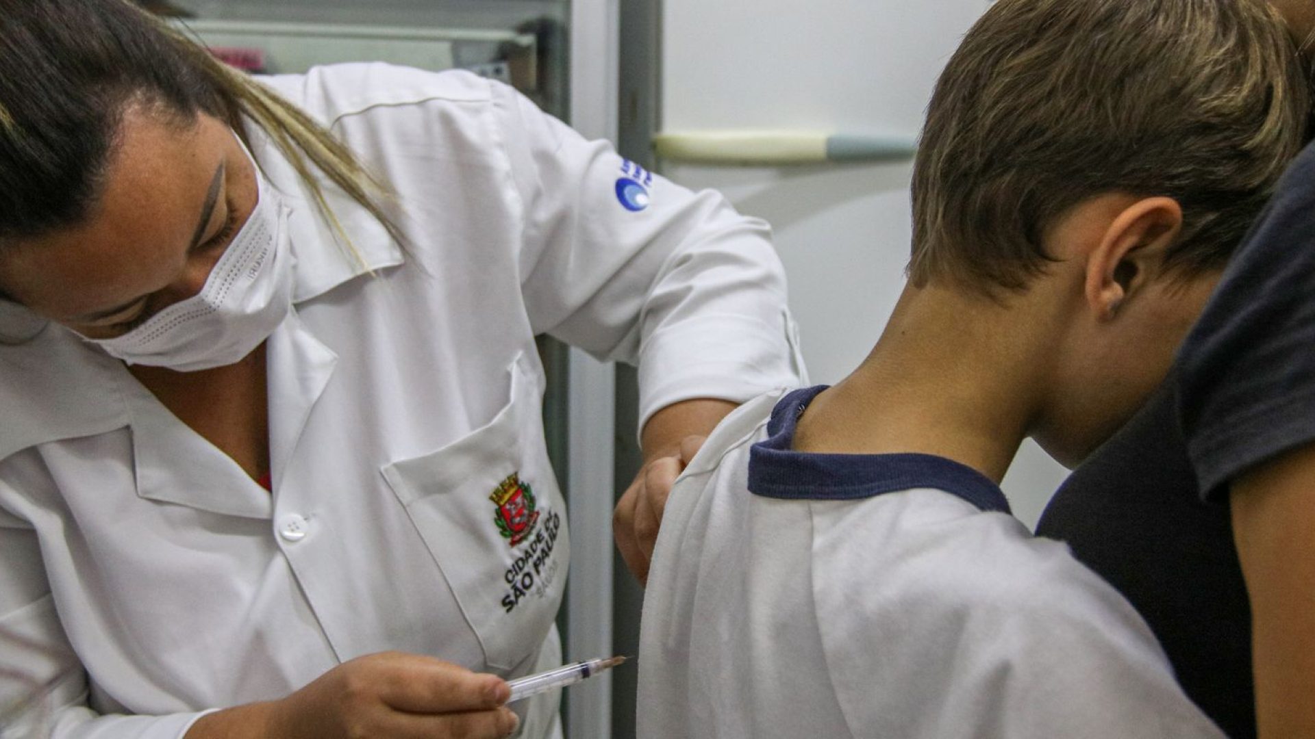 Vacina contra HPV reduz em 58% casos de câncer de colo de útero