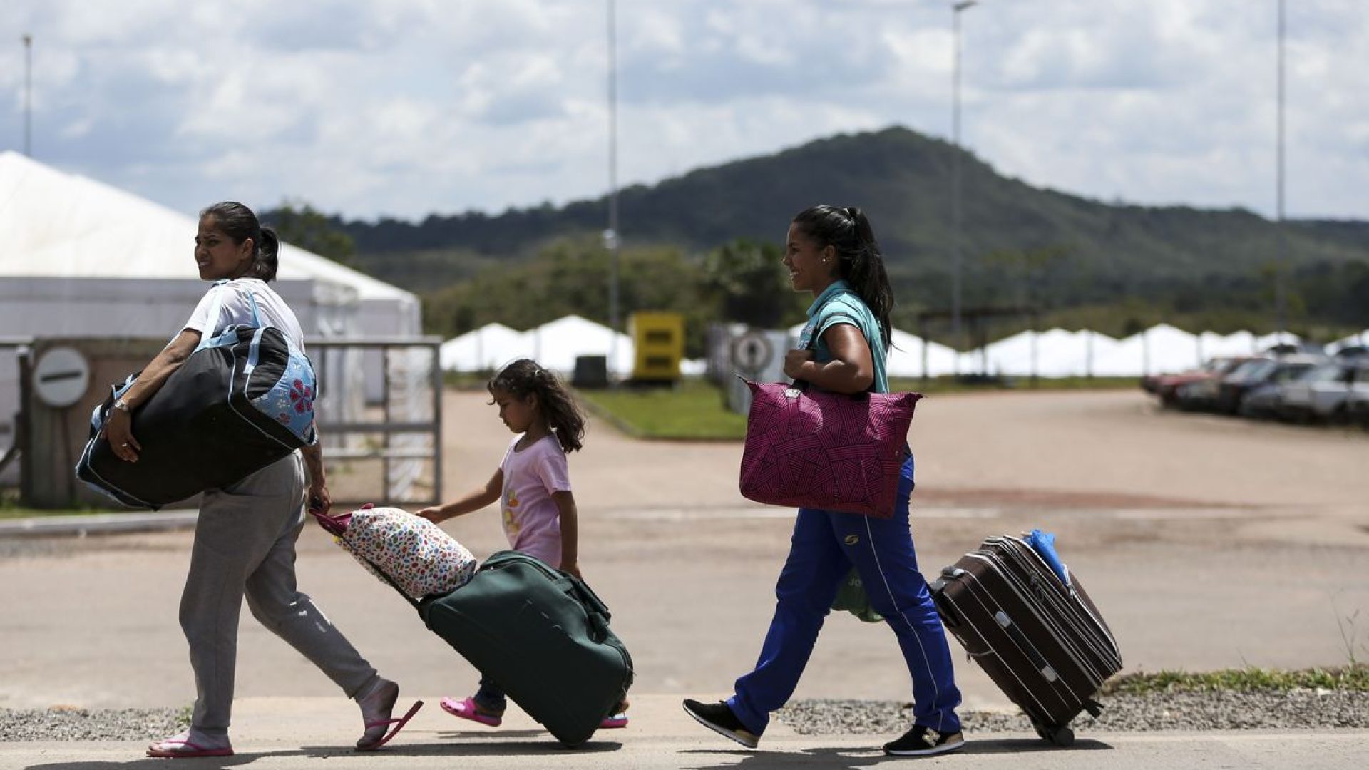 Embaixadas latino-americanas visitam Creas Migrantes em Brasília