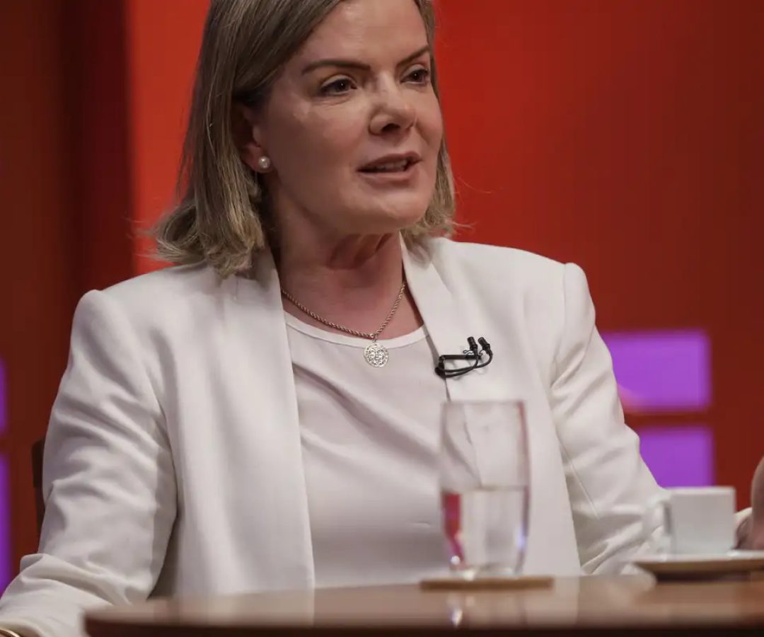 Governo é contra equiparar facções ao terrorismo, diz Gleisi Hoffmann 