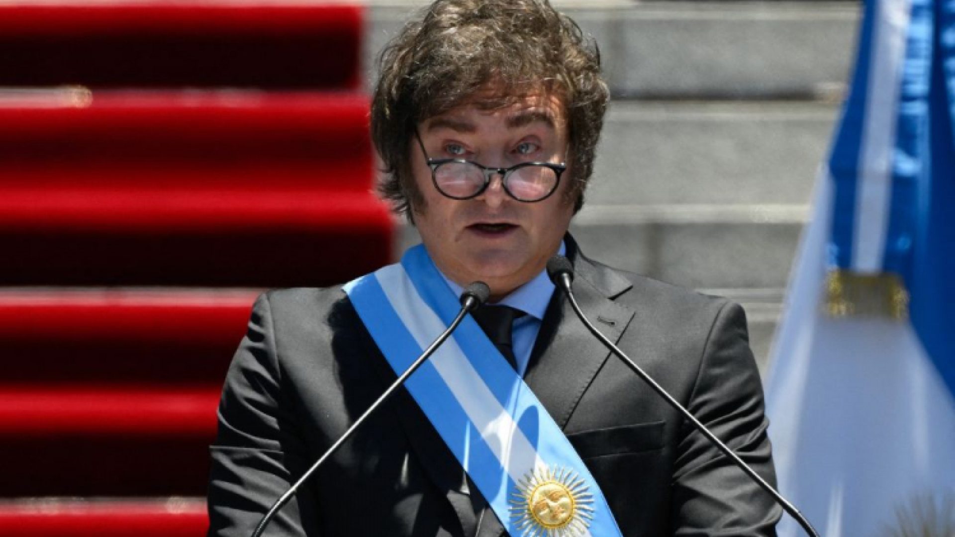 Congresso limita poder de Milei de governar por decreto