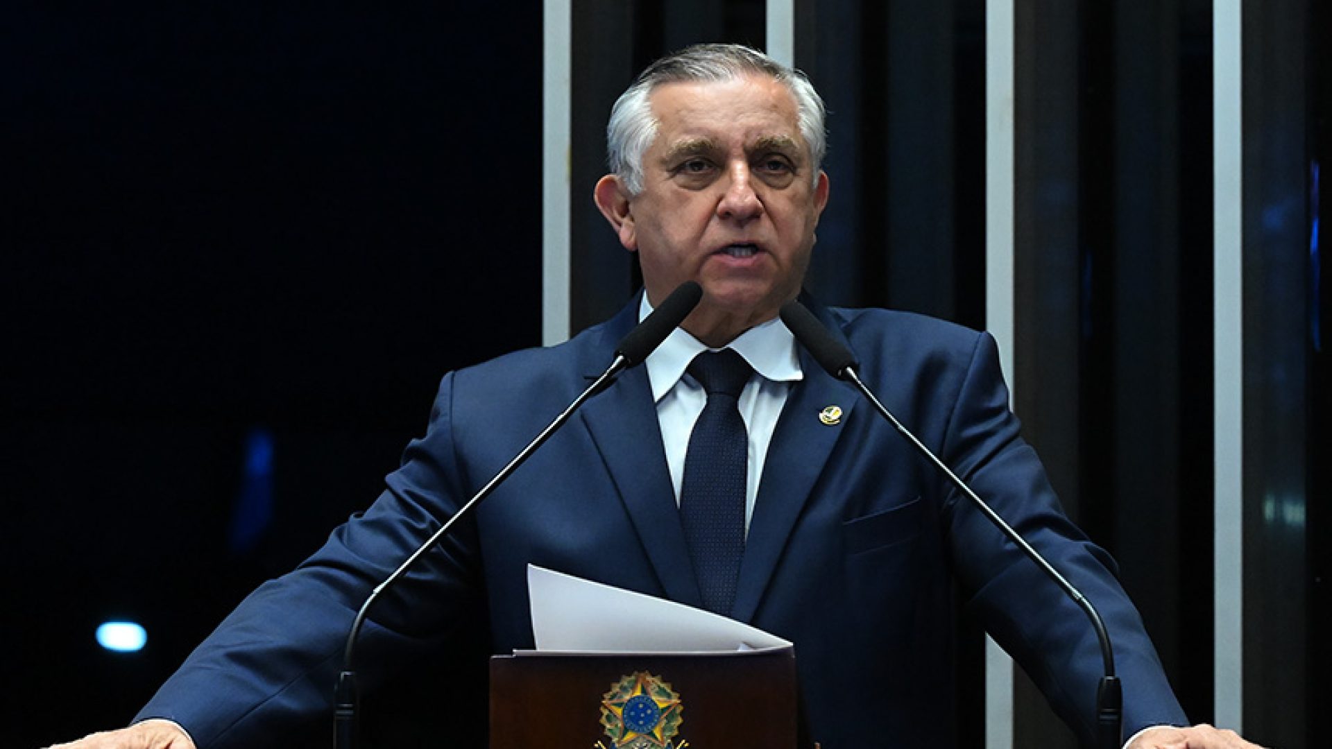 À tribuna, em discurso, senador Izalci Lucas (PL-DF).