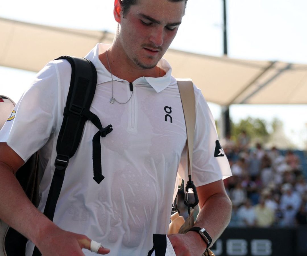 Fora de ritmo, João Fonseca cai na estreia do Aberto da Austrália