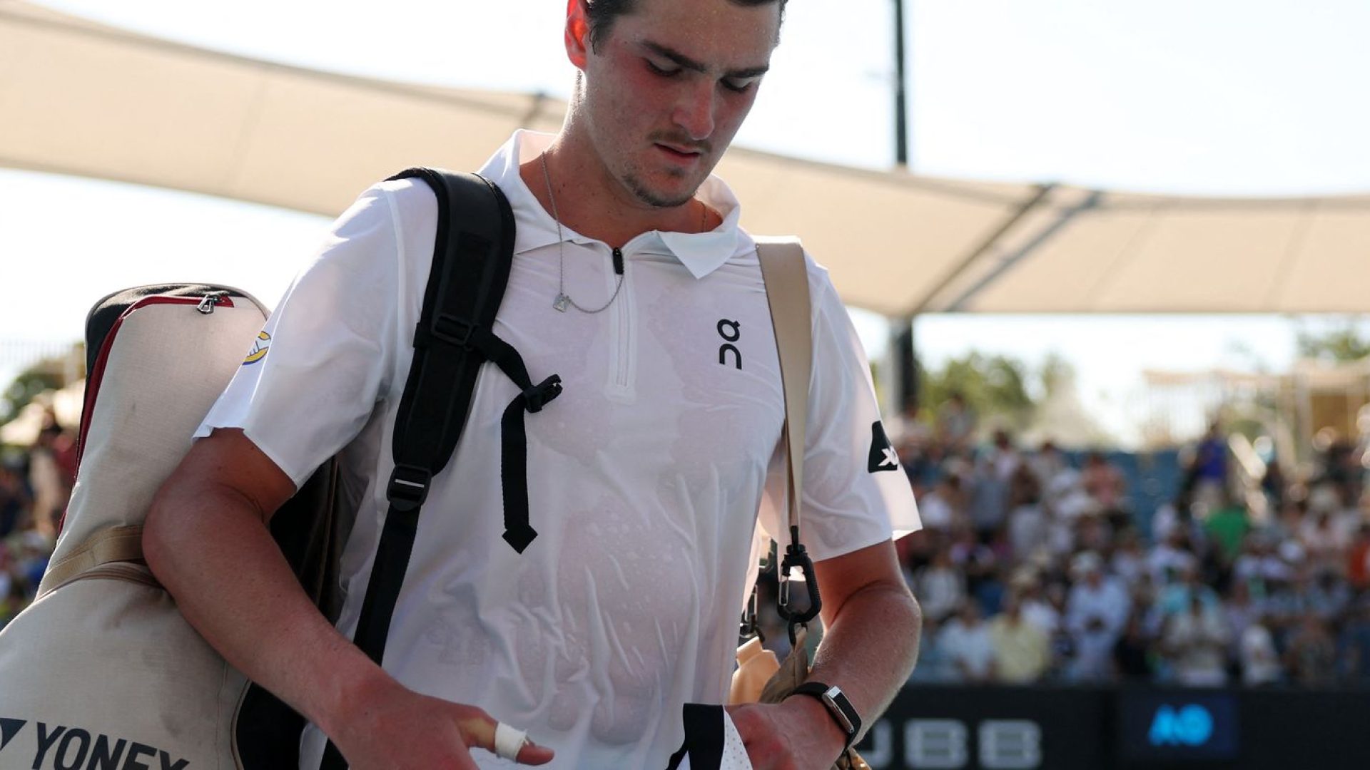 Fora de ritmo, João Fonseca cai na estreia do Aberto da Austrália