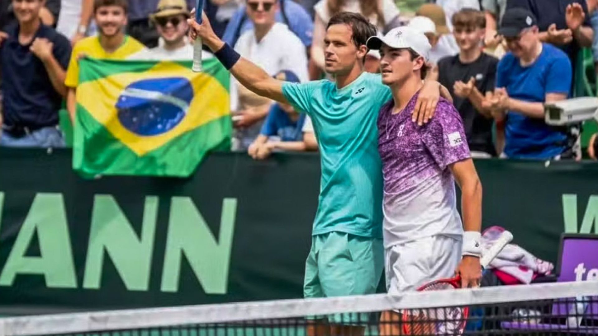 João Fonseca fica com o vice na chave de duplas do ATP 500 de Halle