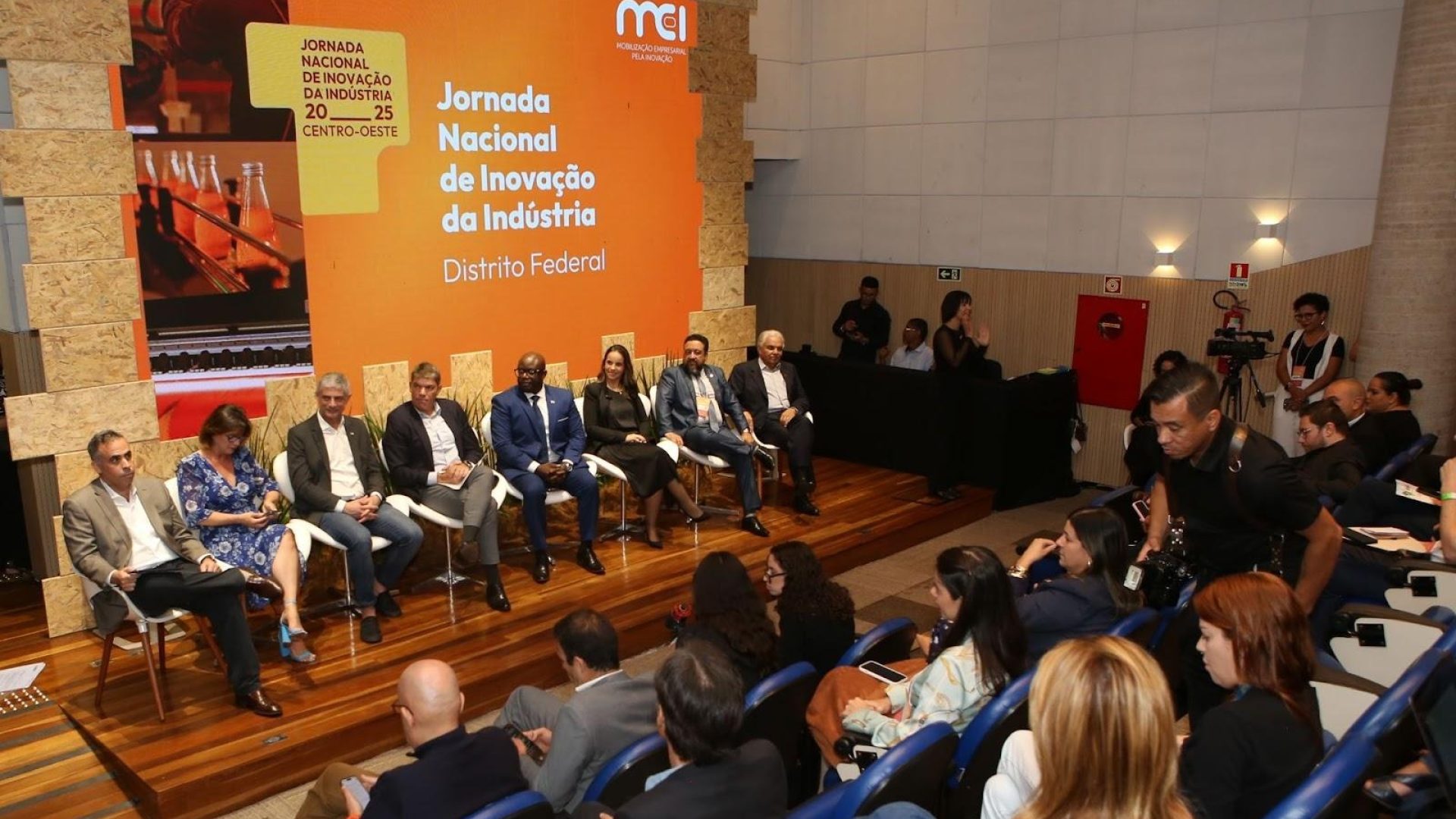 Evento debate marcos legais, incentivos fiscais e estratégias conjuntas para fortalecer inovação no DF