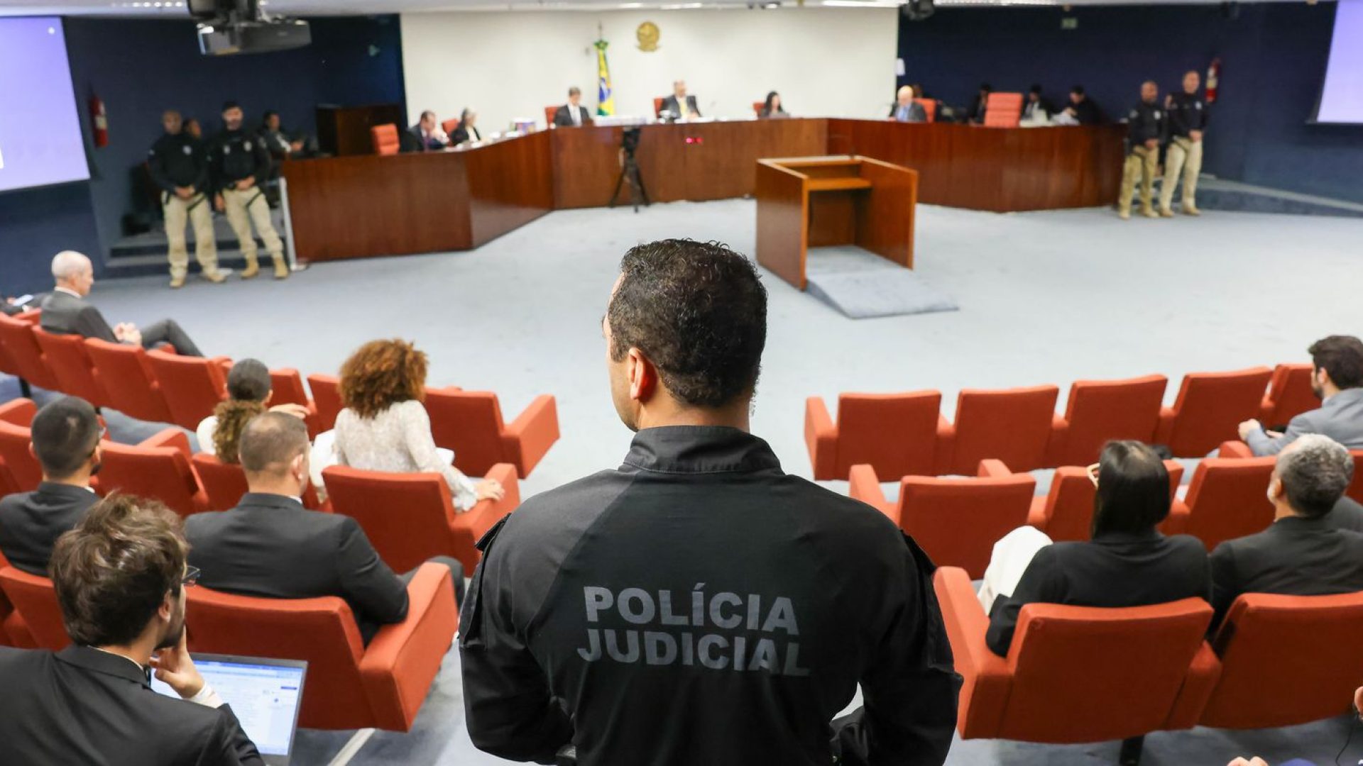 Por unanimidade, STF condena mais nove réus pela trama golpista