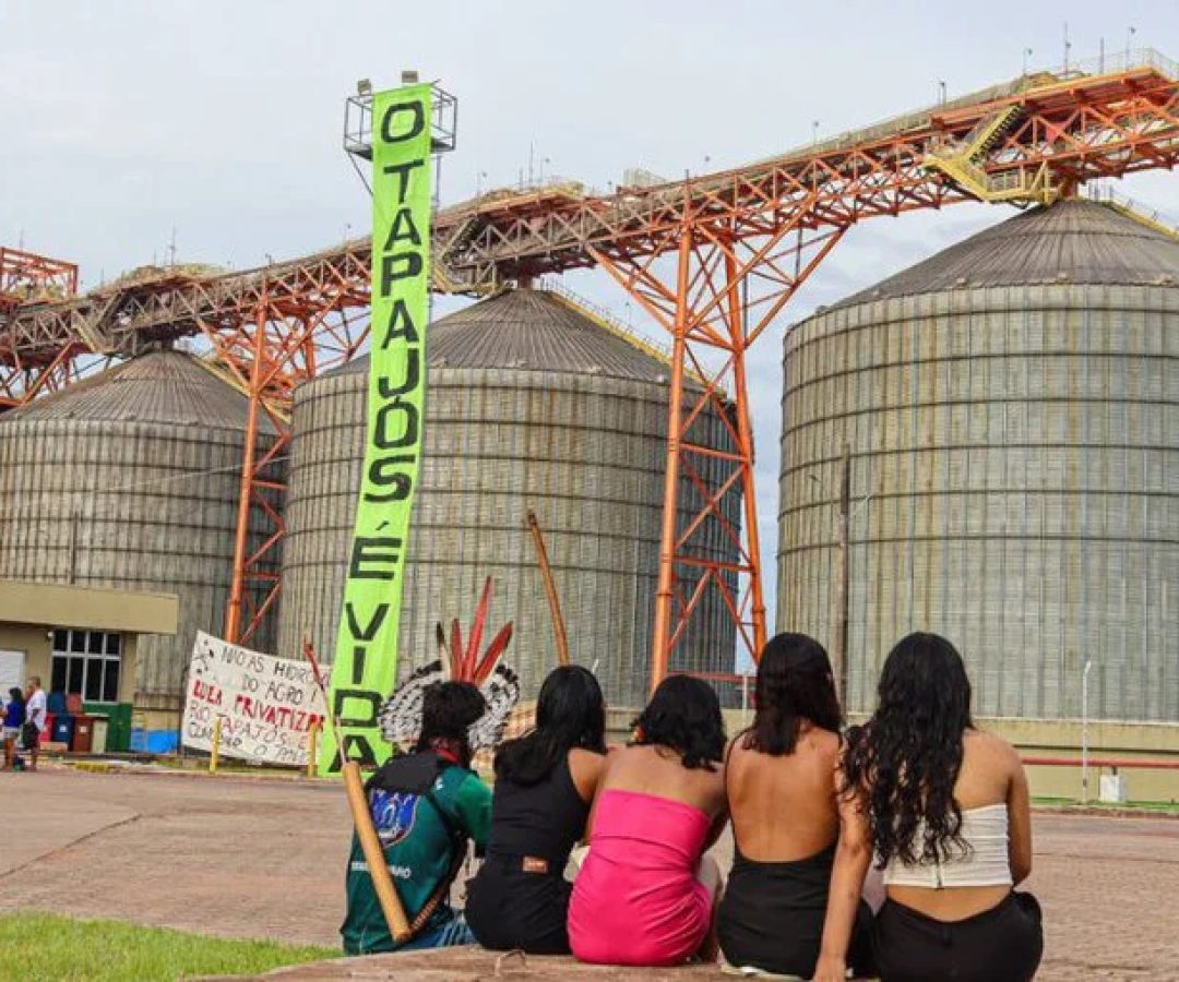 Indígenas invadiram e ocuparam o terminal portuário da Cargill em Santarém (PA)