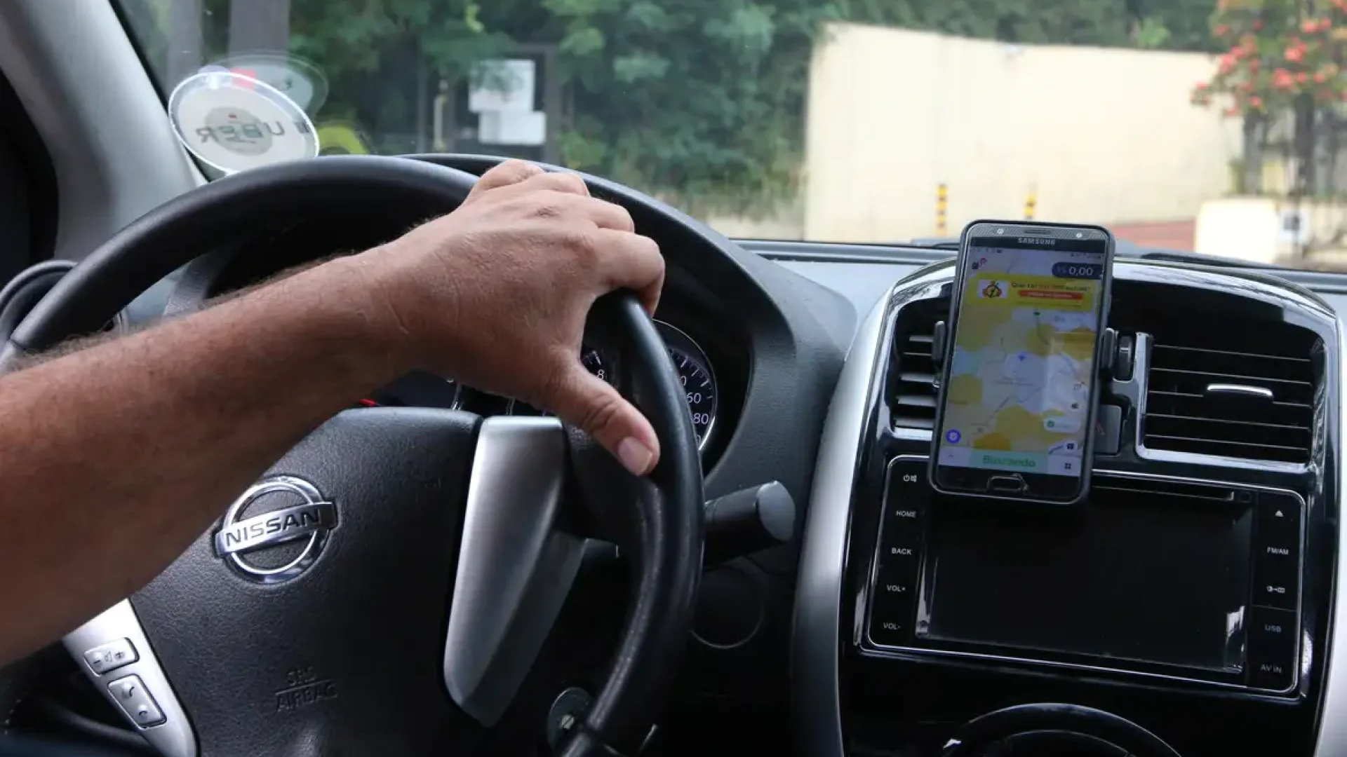 Motoristas de app do DF devem instalar QR Code obrigatório até 17 de dezembro