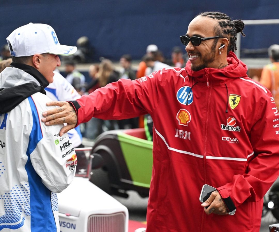 F1:Hamilton critica ex-pilotos e promete apoio aos novatos