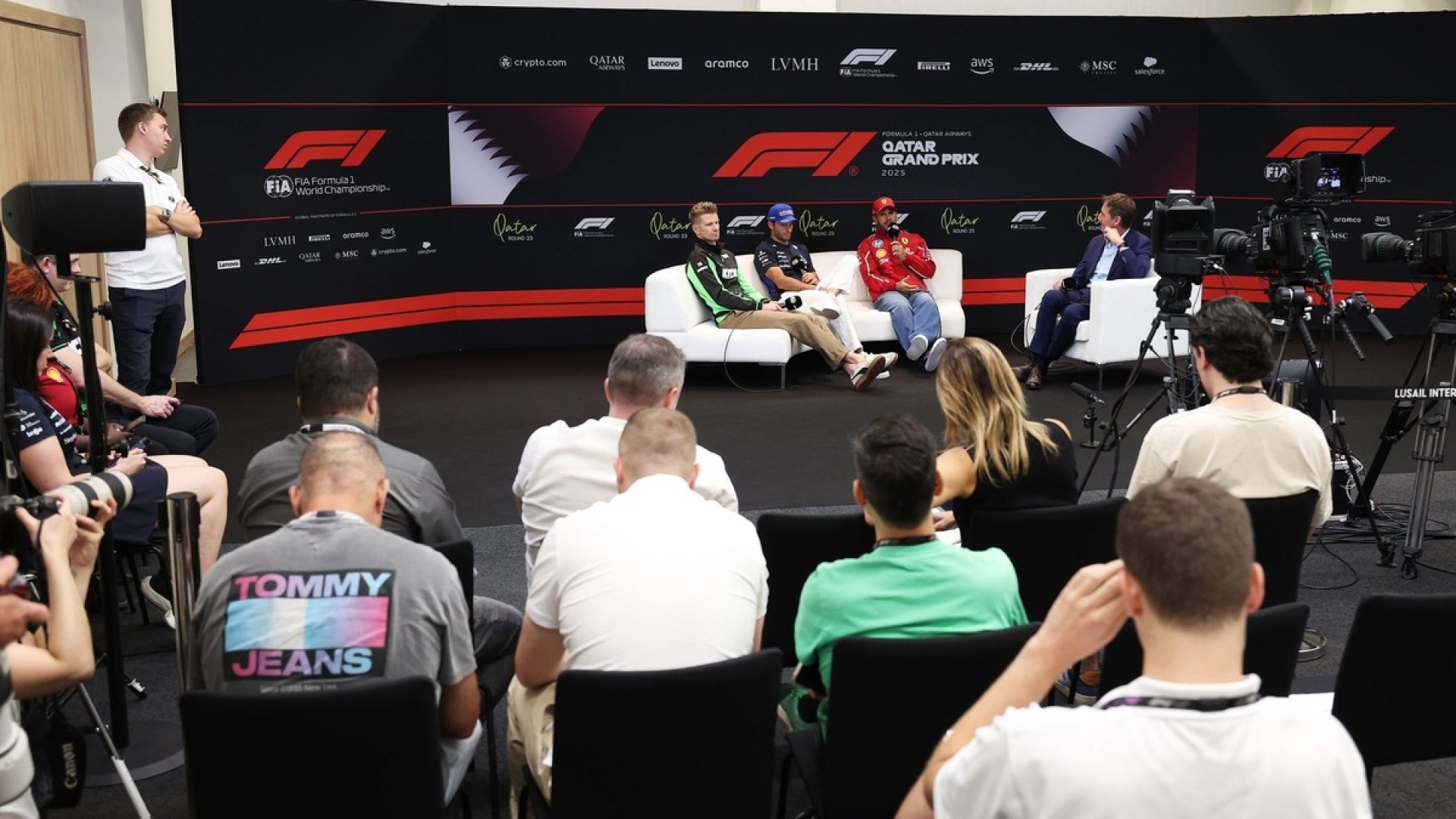 Pilotos avaliam estratégia obrigatória no GP do Catar