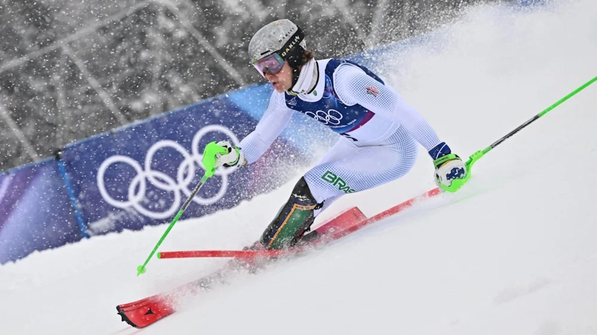 Lucas Braathen cai e perde chance de 2ª medalha nas Olimpíadas de Inverno