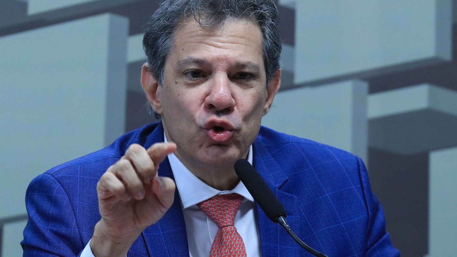 Haddad avalia como robusto processo do BC sobre o Banco Master