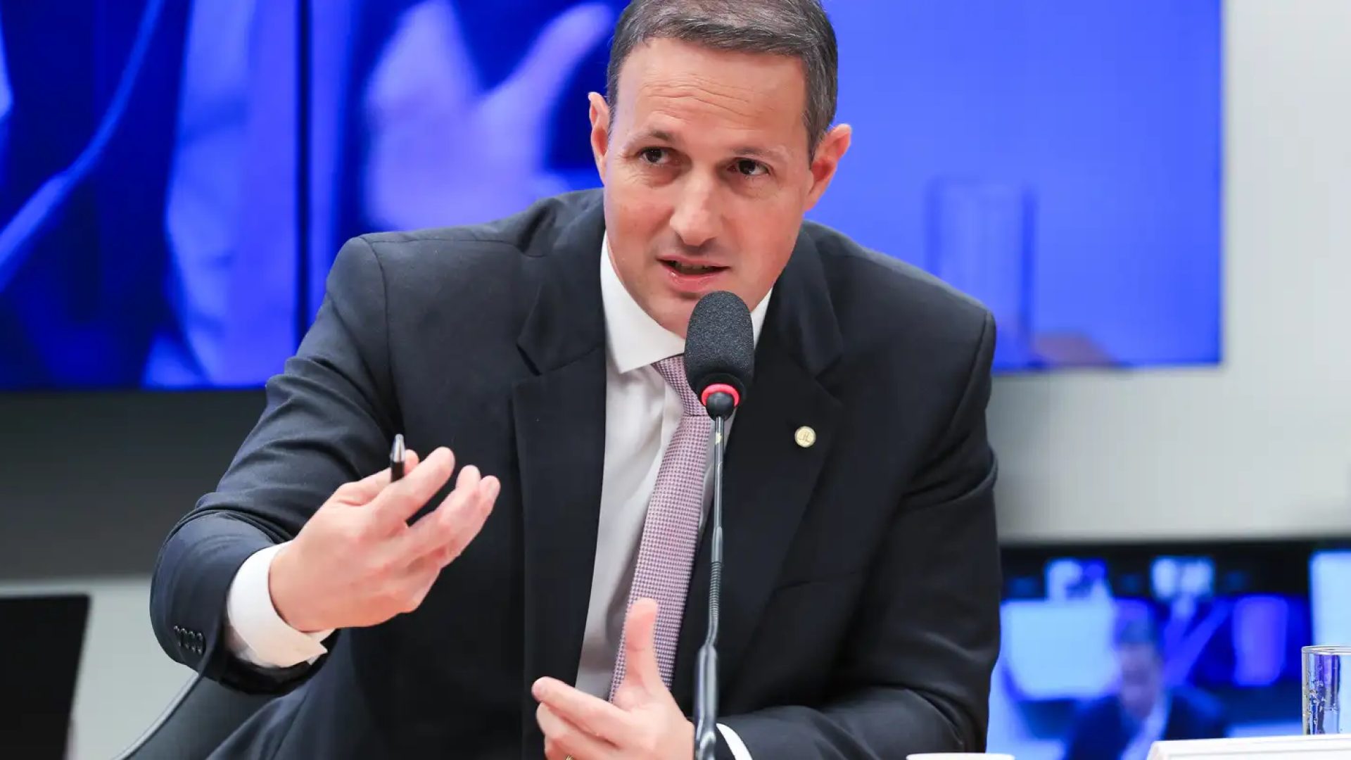 Derrite apresenta 5ª versão do PL Antifacção após críticas do governo