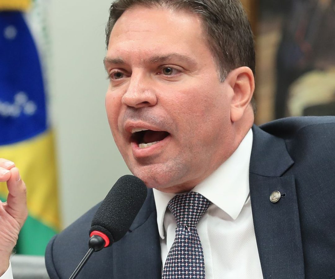 Prisão de Ramagem é fruto da cooperação entre Brasil e EUA, diz PF