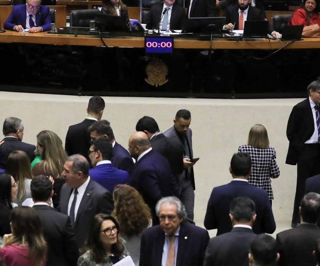 Câmara aprova projeto que tipifica o crime de domínio de cidades