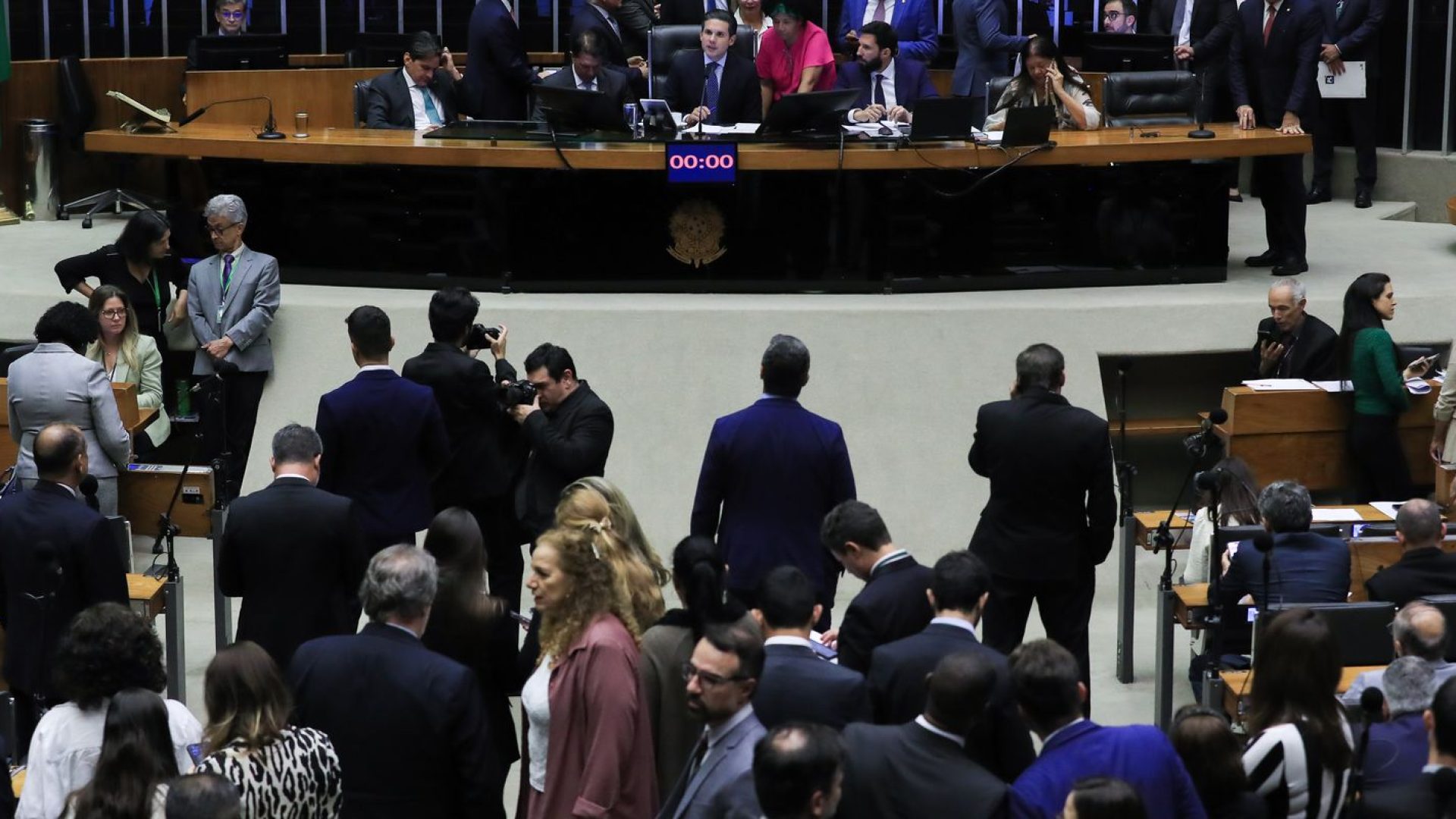 Câmara aprova urgência para votar projeto que cria Bancada Cristã